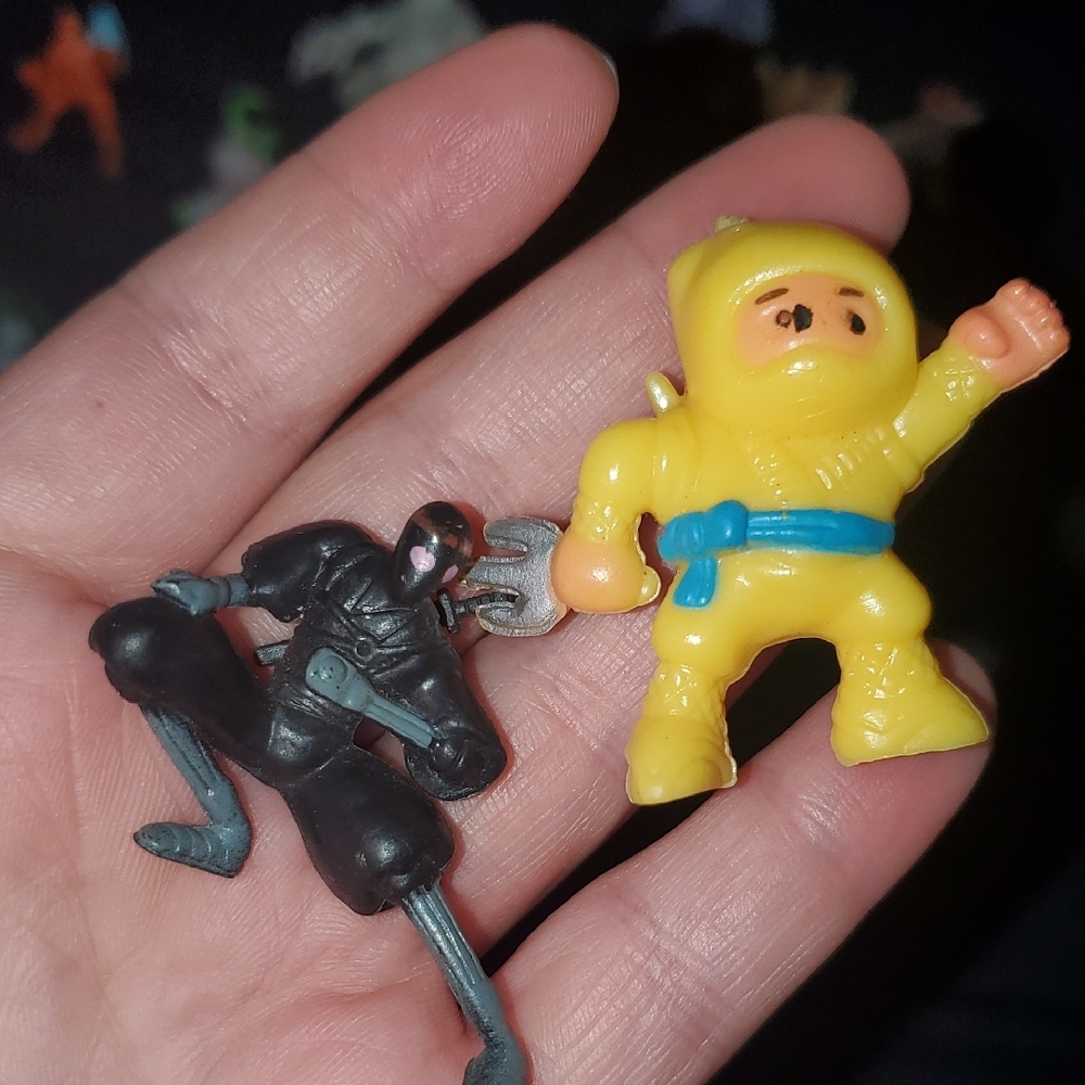❤️‍🔥10/$10❤️‍🔥 Set Of 2 Yellow & Black Ninja Action Figure Toys